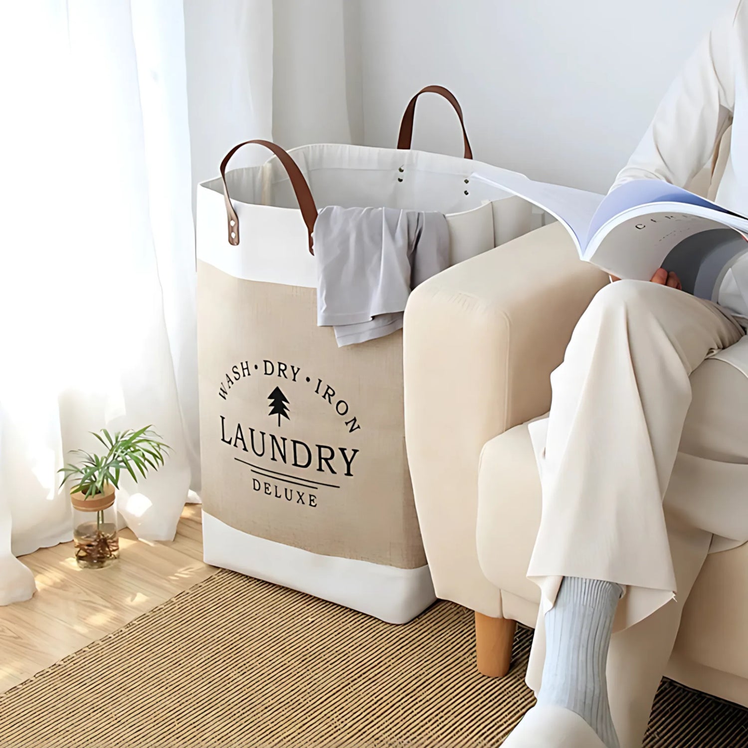Collapsible laundry bin