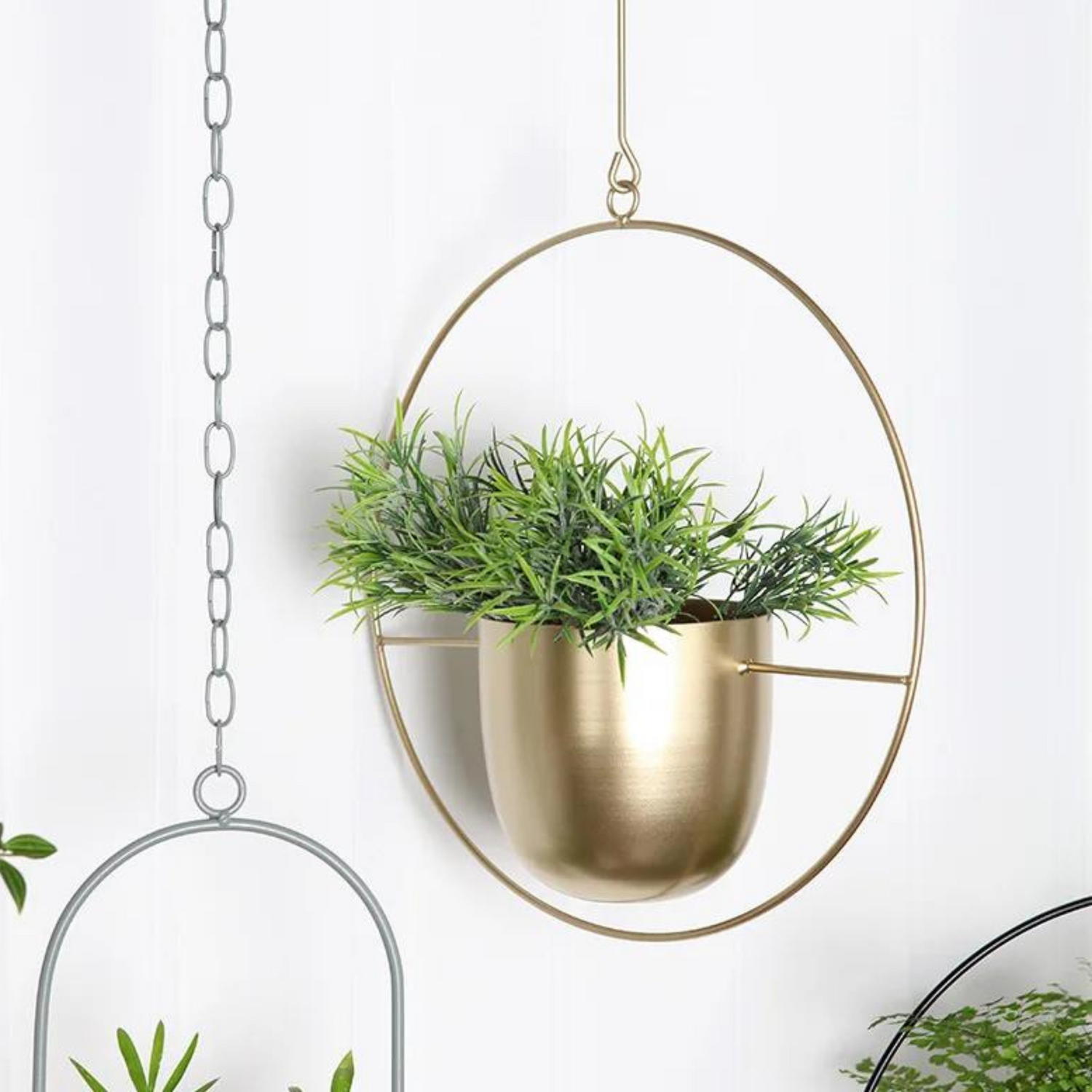 Sturdy hanging pots