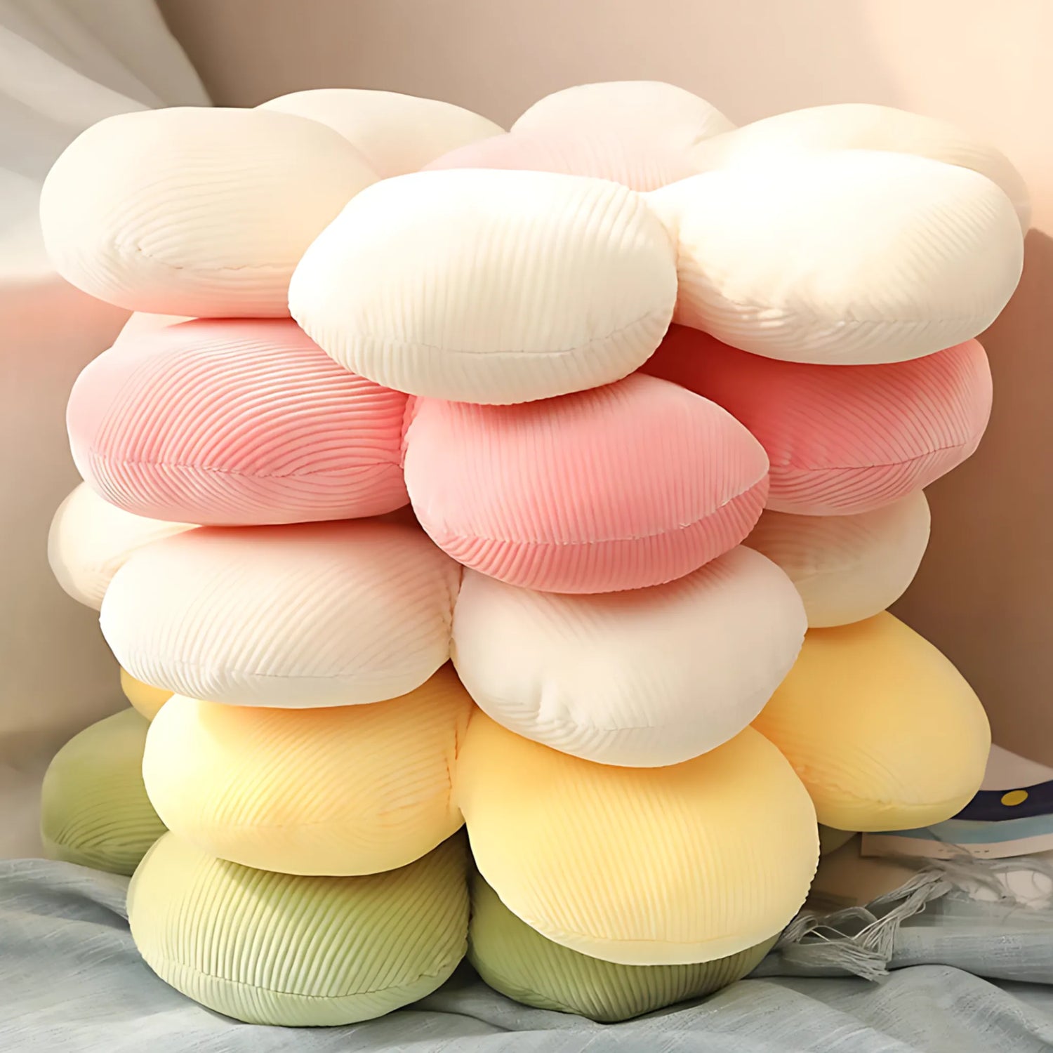 Six-petal cushion