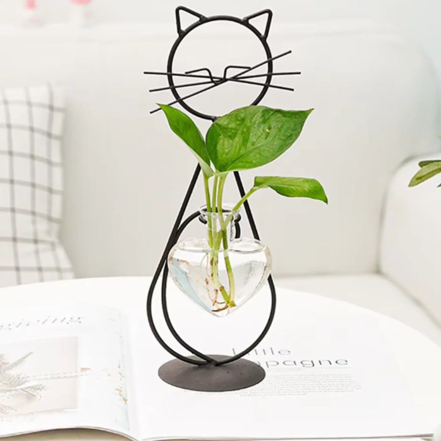 Cat hydroponic planter