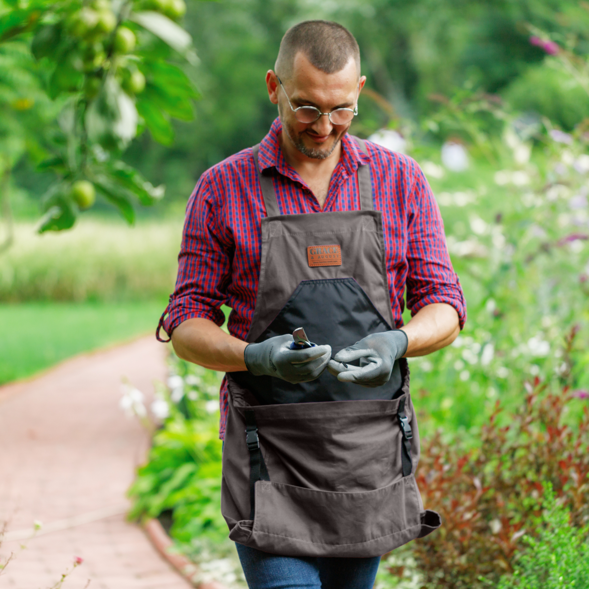 garden apron with pocket