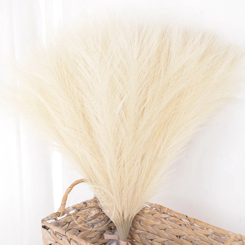 Pampas grass for dining tables