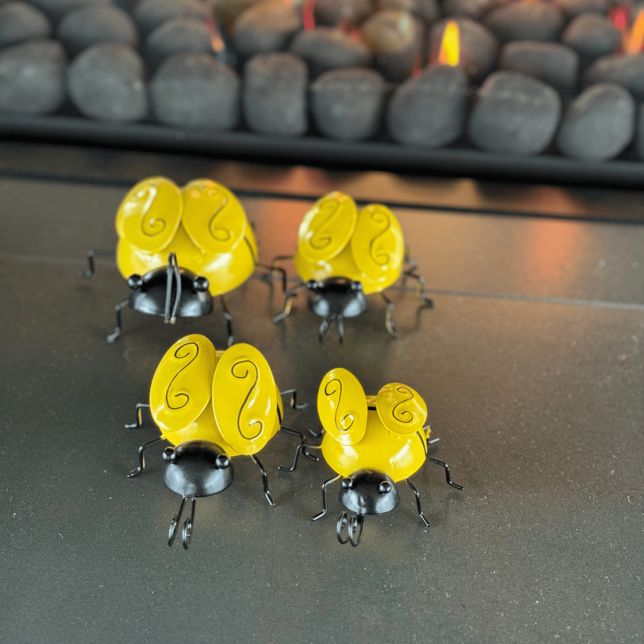 Decorative Metal Bees, Indoor or outdoor Garden Art Bumble Bee Art Set 4 Metal Bumblebee Decor