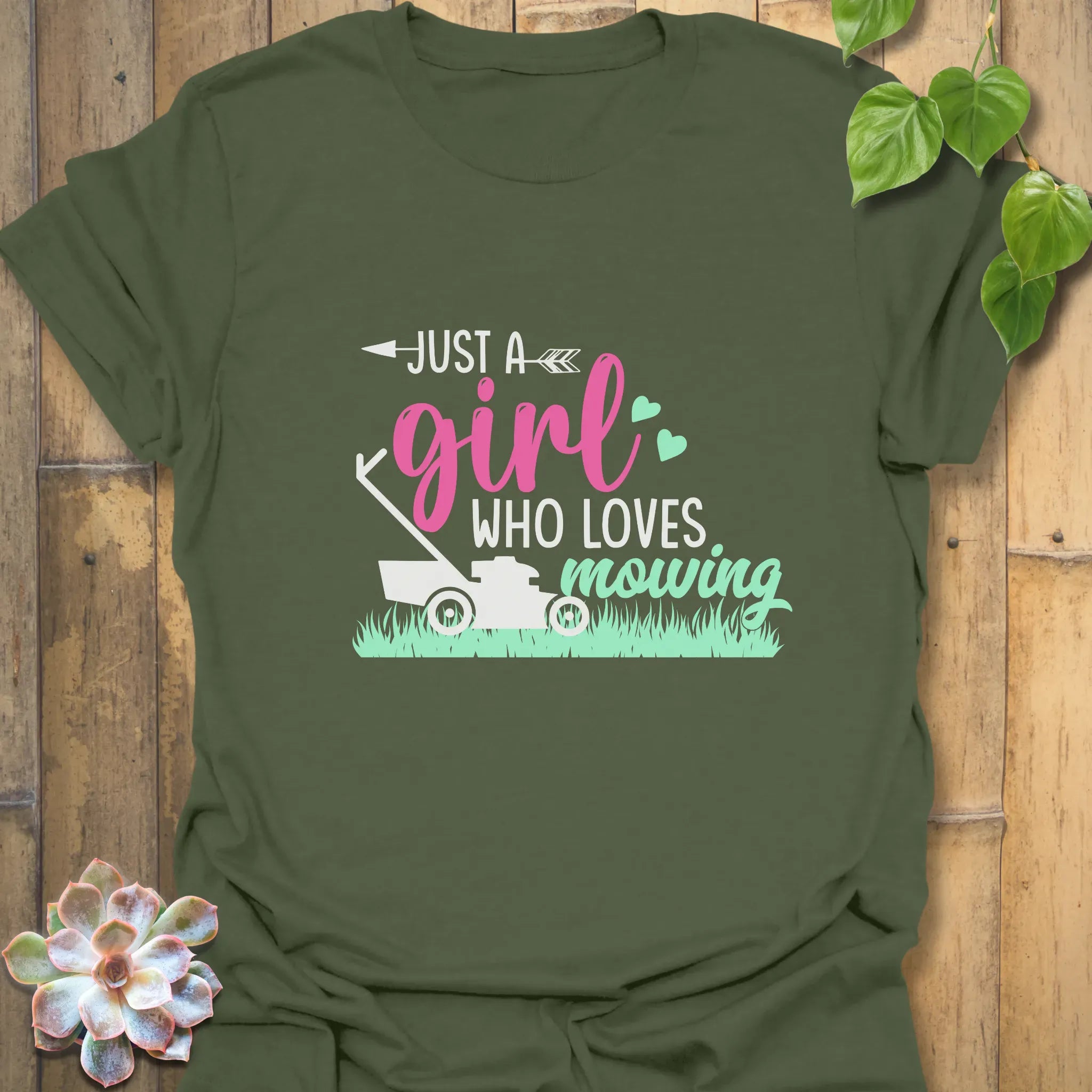 Just a Girl Who Loves Lawnmowers – T-shirt Military Green / S T-Shirt