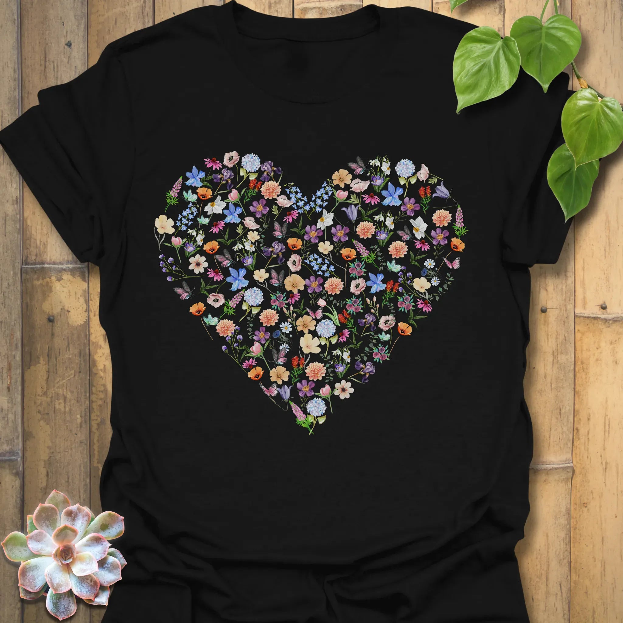 Loveheart T-shirt Black / S T-Shirt