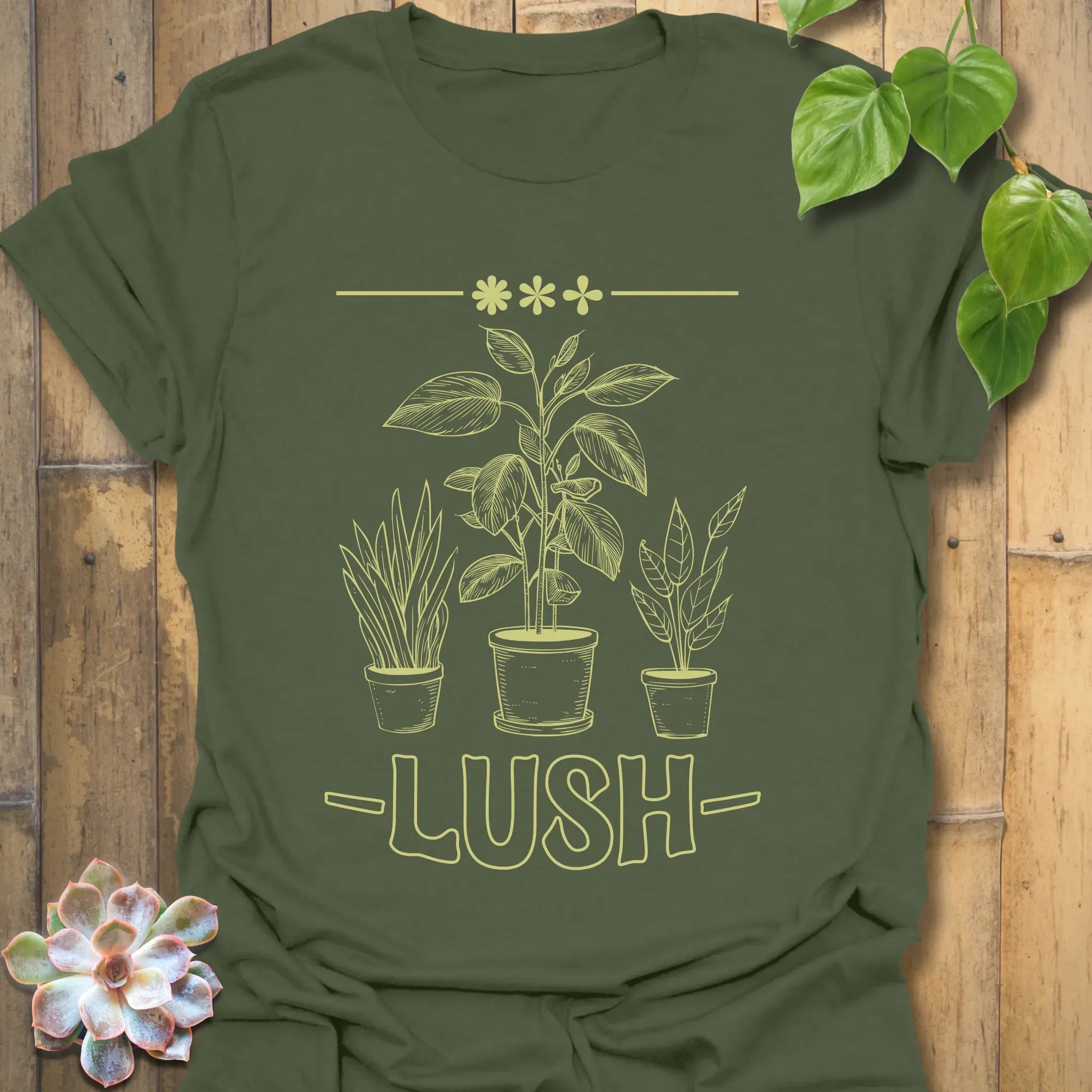 Lush T-shirt Military Green / S T-Shirt