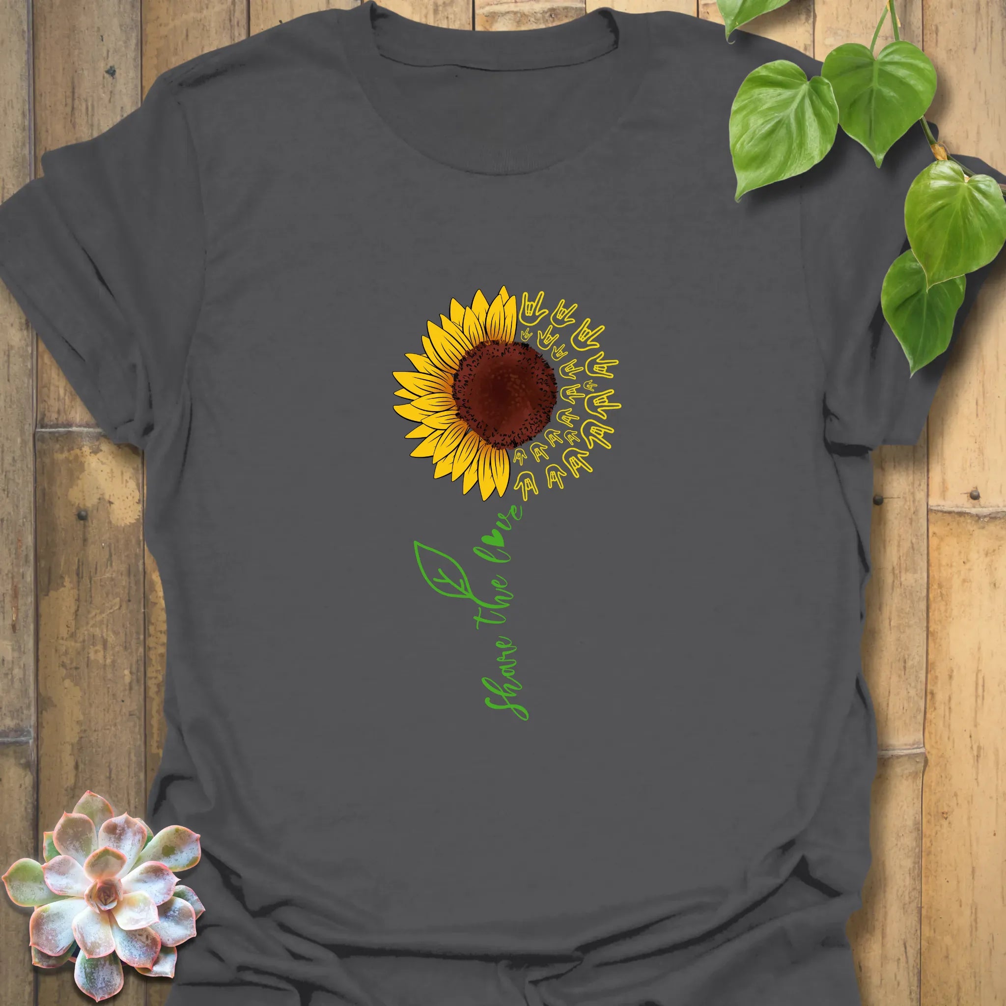 Share The Love T-shirt Charcoal / S T-Shirt