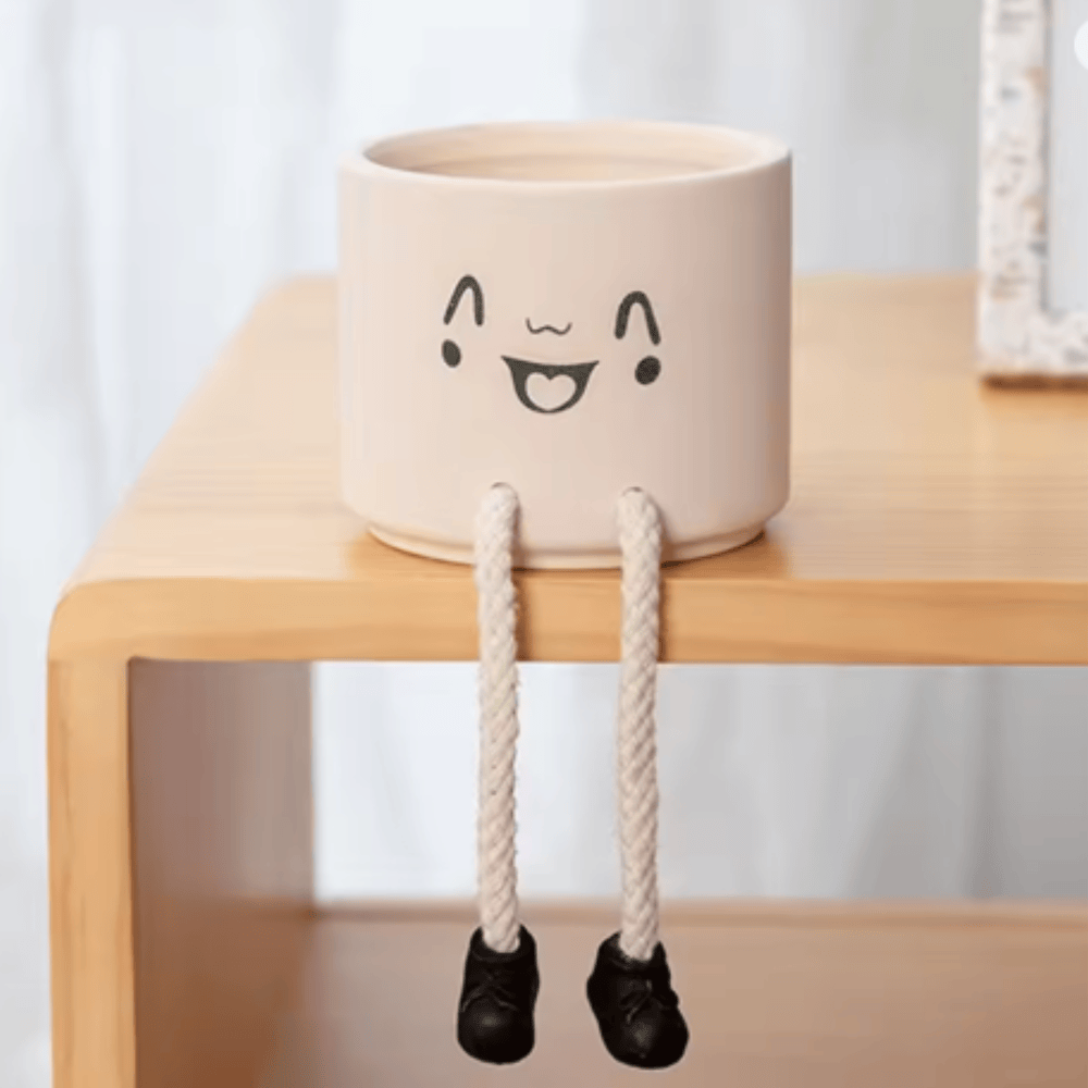 Smiley Character Plant Pot with Dangly Legs – Clearance Wide Eyes
