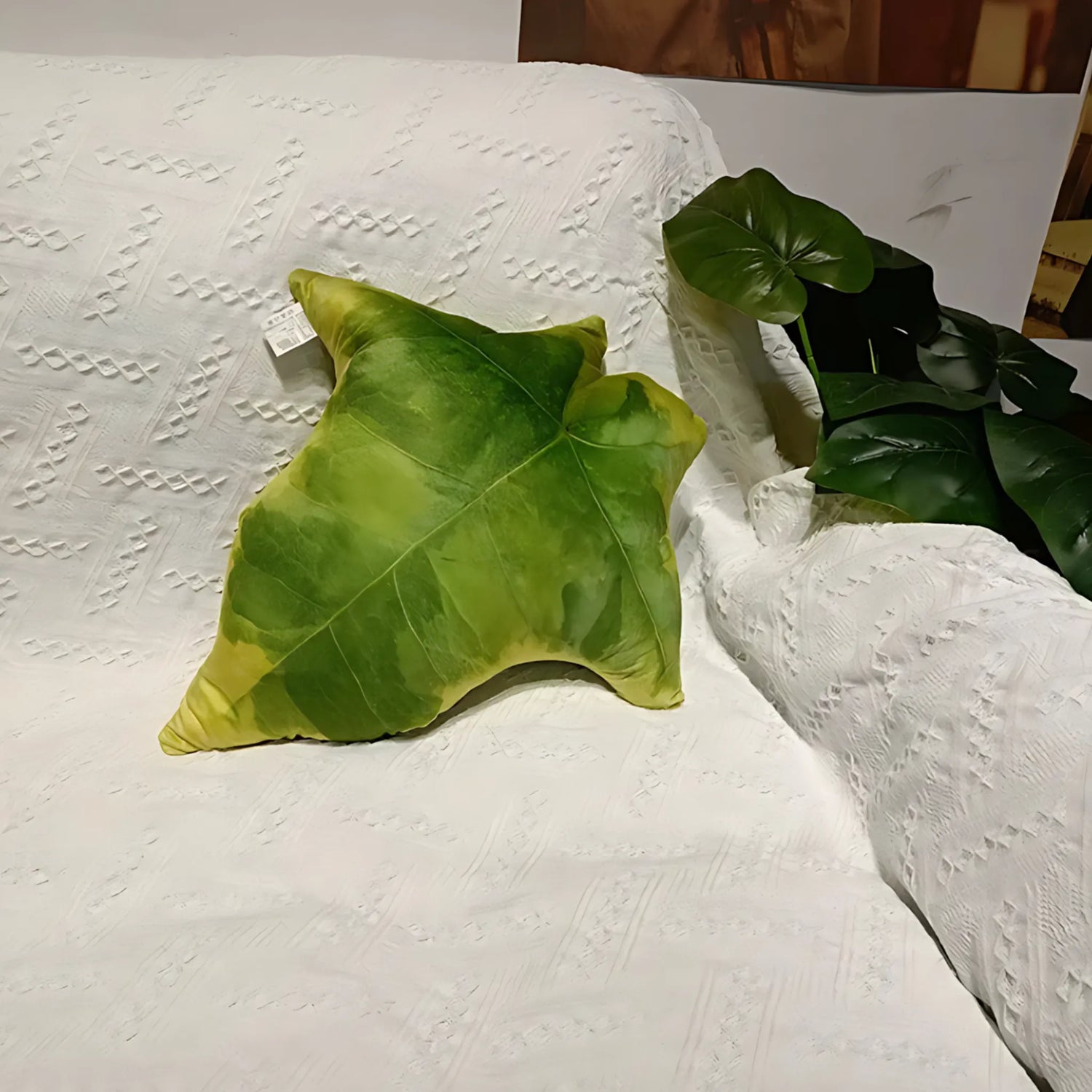 Leaf-Shaped Cushion - Soft Plush Pillow for Home Decor