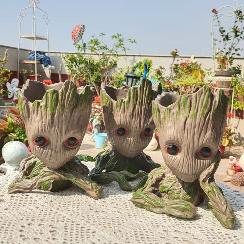 Groot plant holder