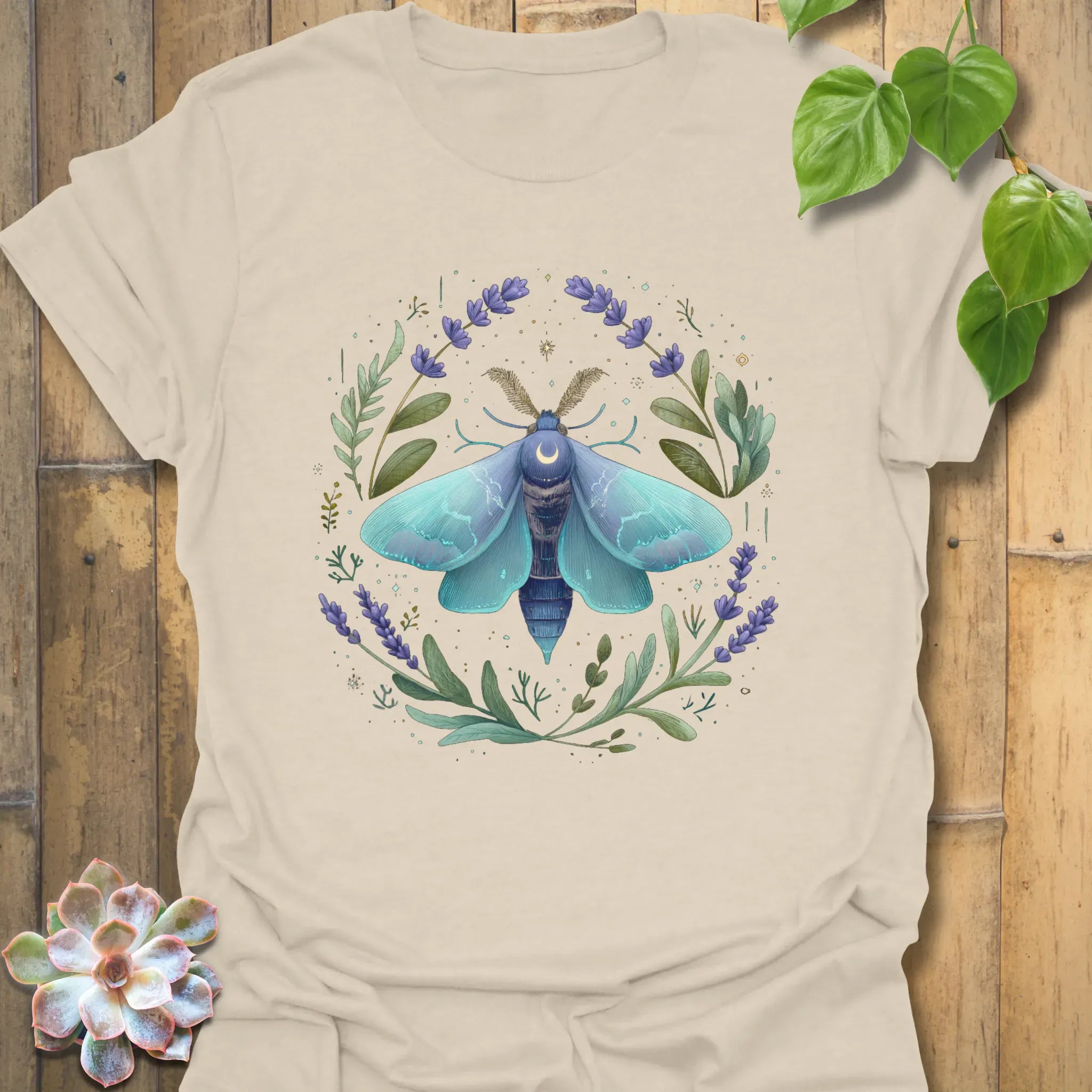 Botanic Moth T-shirt Natural / S T-Shirt