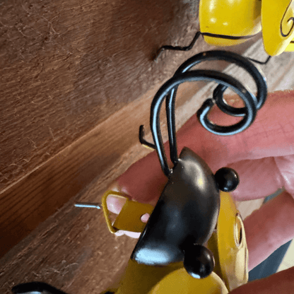 Decorative Metal Bees, Indoor or outdoor Garden Art Bumble Bee Art Set 4 Metal Bumblebee Decor