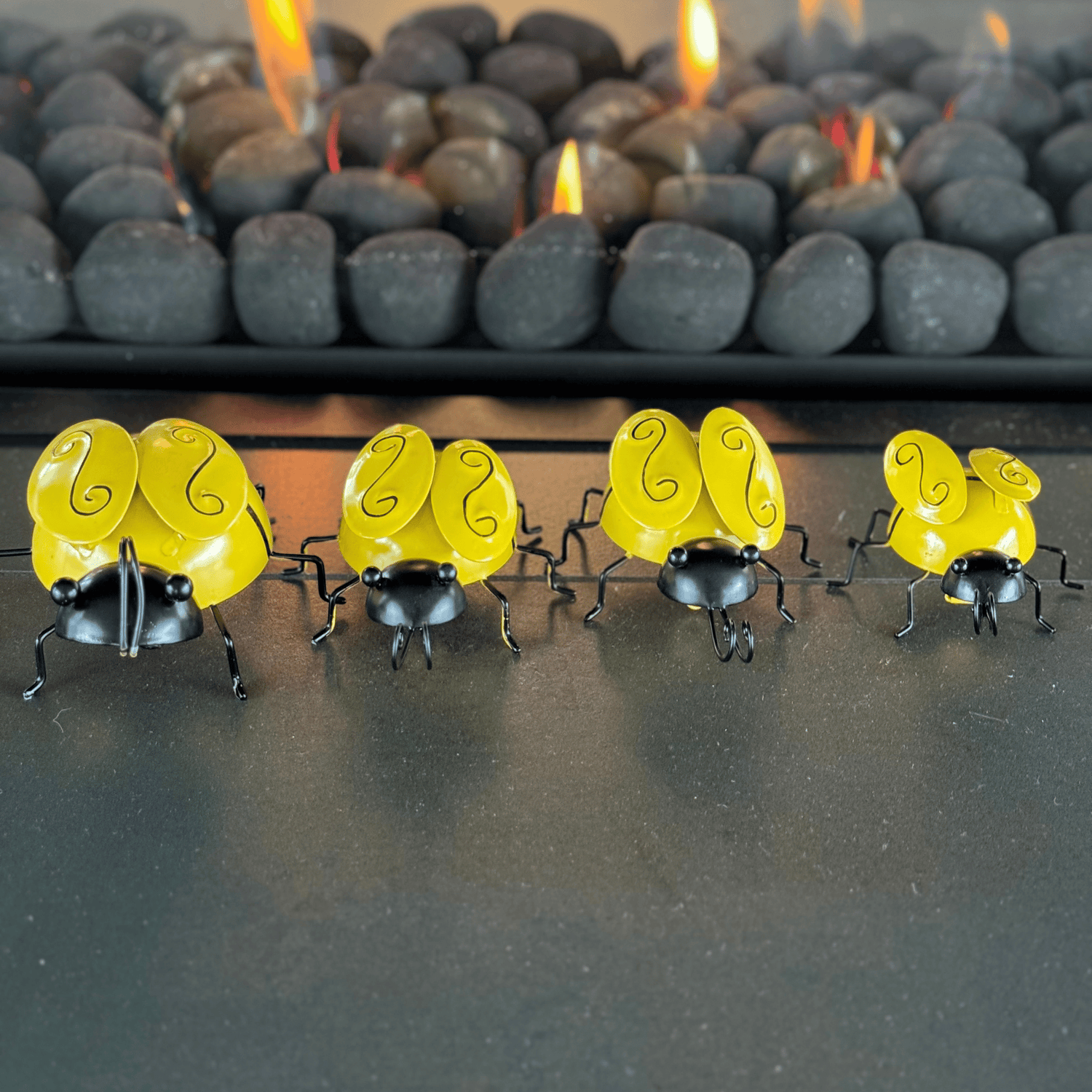 Decorative Metal Bees, Indoor or outdoor Garden Art Bumble Bee Art Set 4 Metal Bumblebee Decor