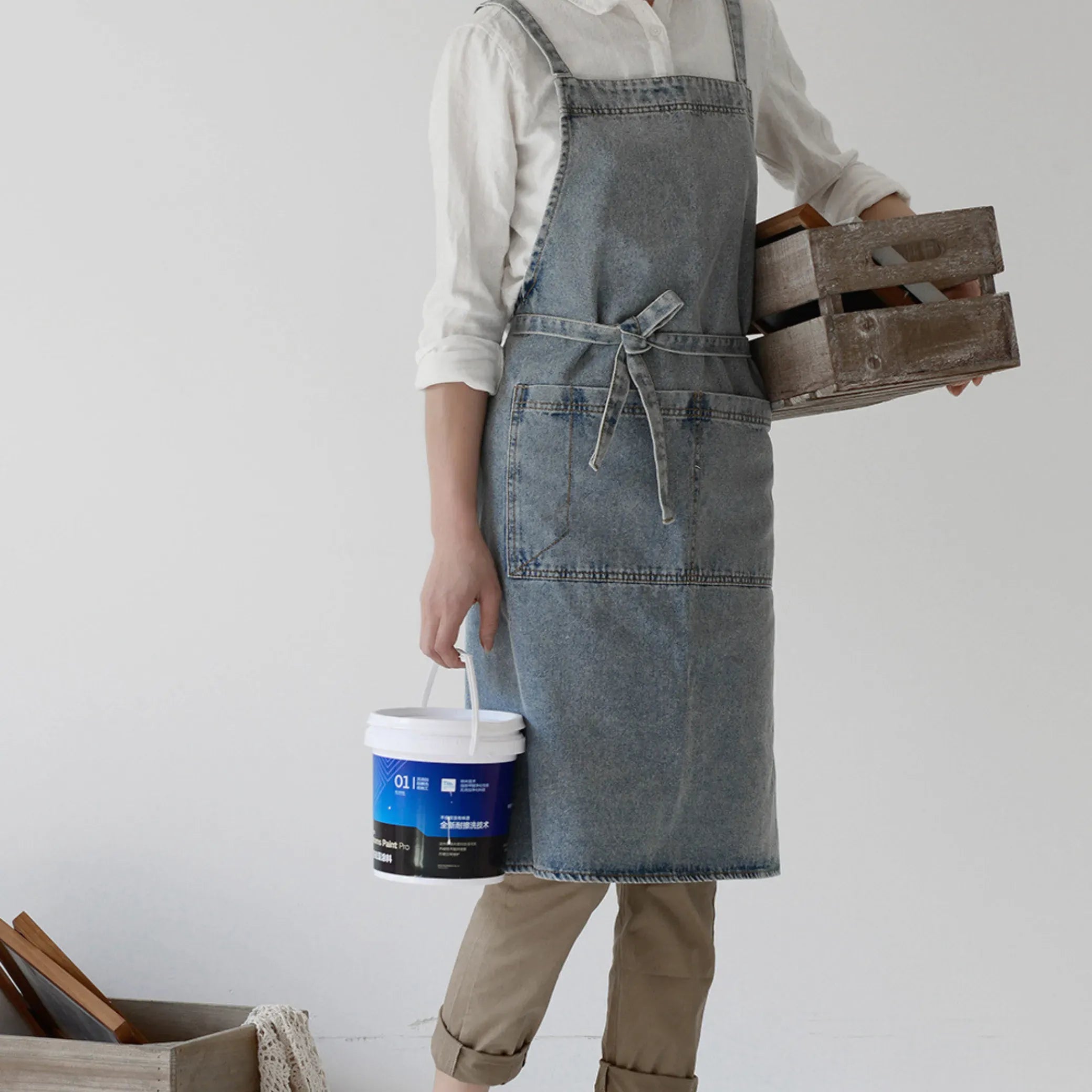 Denim Apron for Women and Men - Adjustable Cross-over Straps with Pockets, Suitable for Florist, Kitchen, Tools etc. Apron