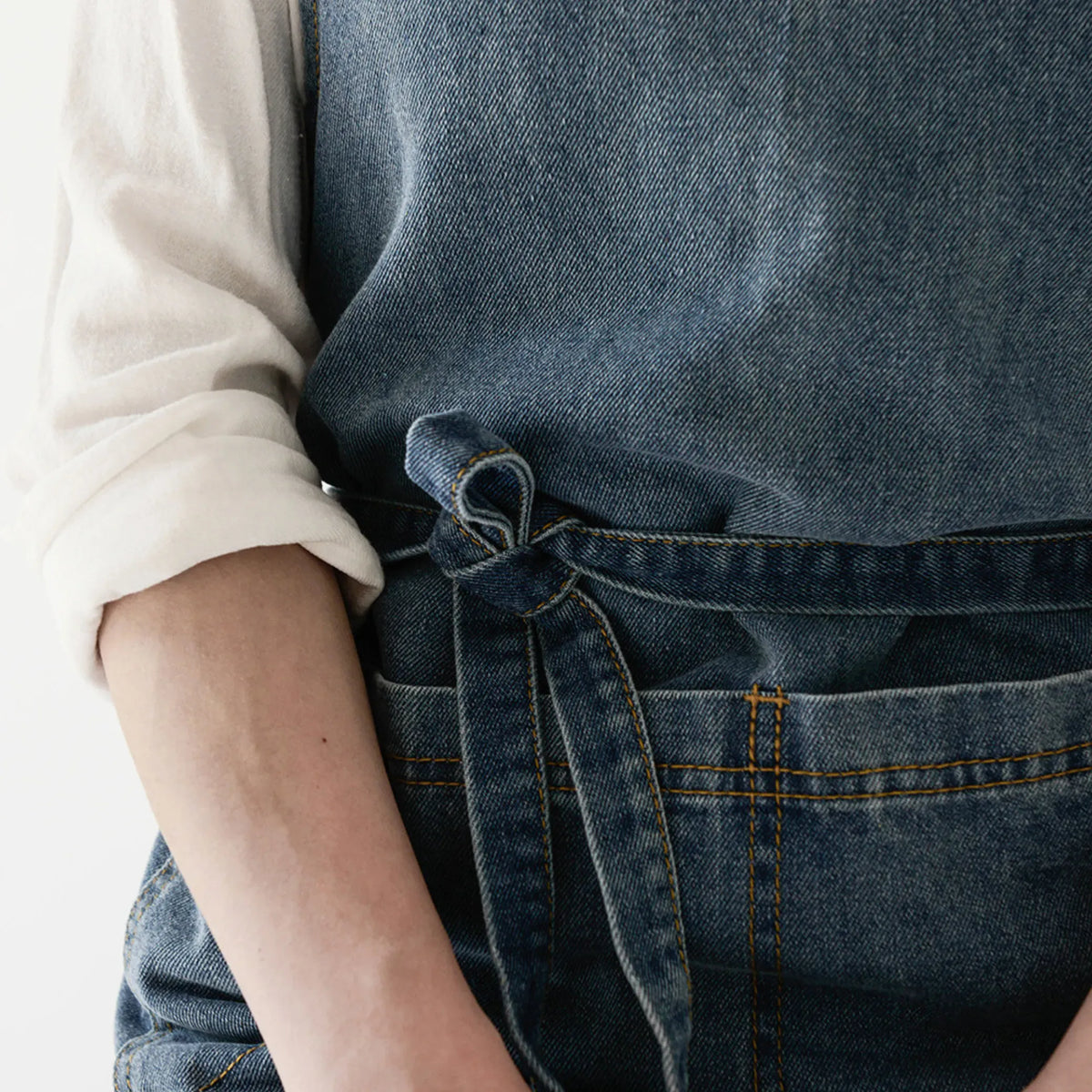 Dynamic Apron Denim Apron with Adjustable Cross-over Straps with Pockets ...