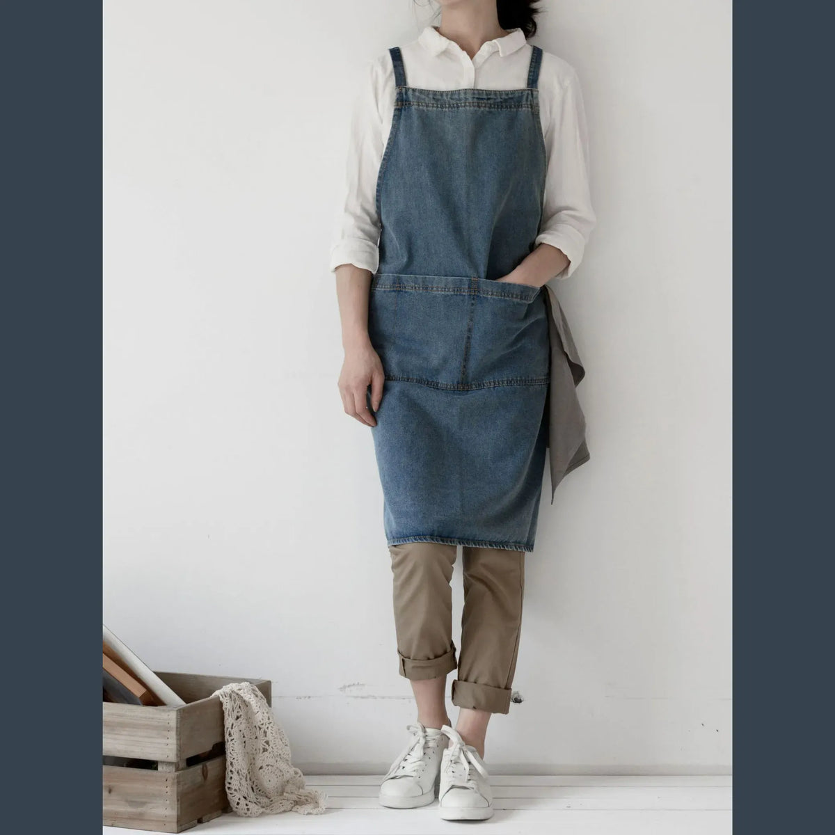 Dynamic Apron Denim Apron with Adjustable Cross-over Straps with Pockets ...