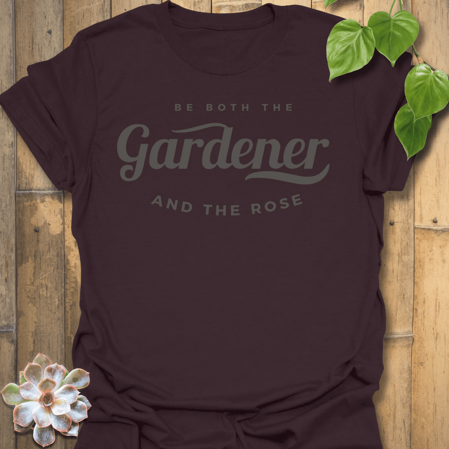 Gardener Rose T-shirt Dark Chocolate / S T-Shirt
