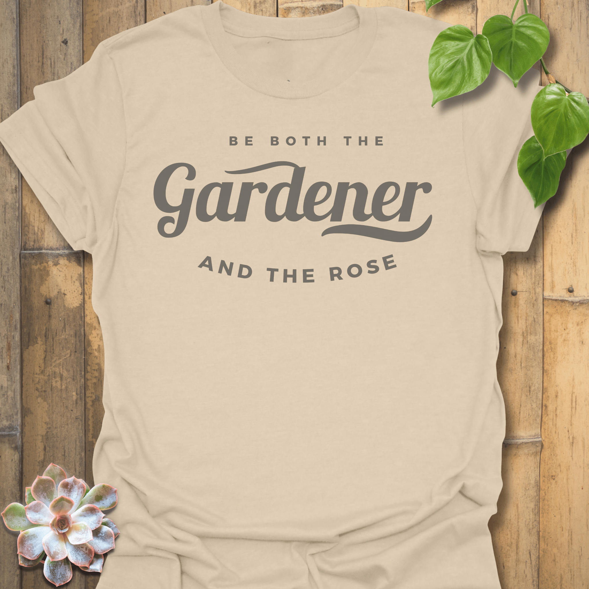 Gardener Rose T-shirt Sand / S T-Shirt