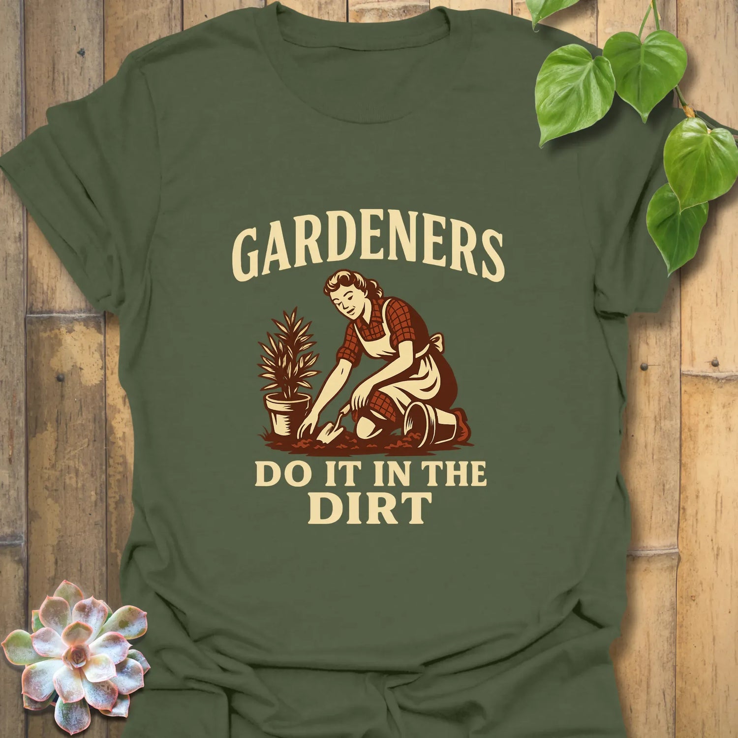 Gardeners T-shirt Military Green / S T-Shirt