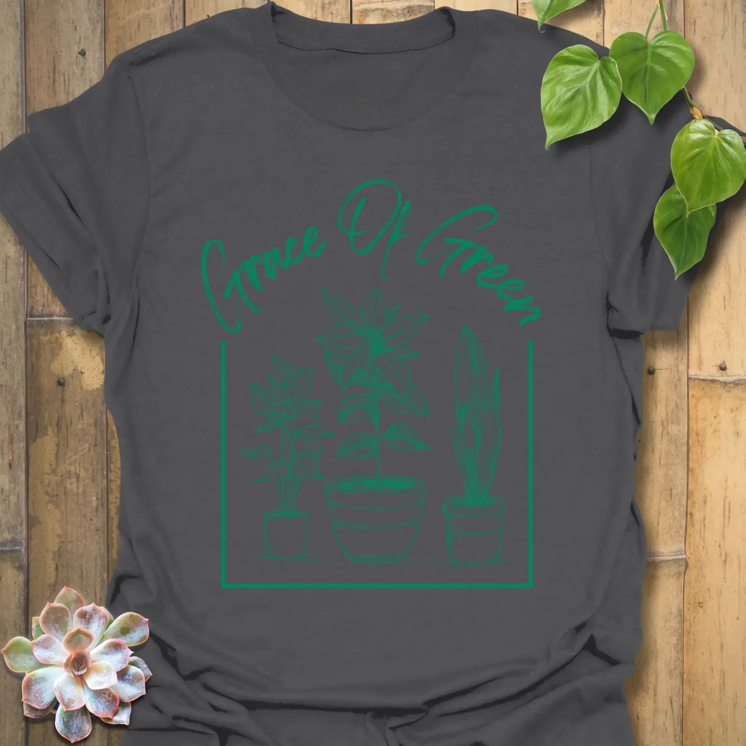 Grace Of Green T-shirt Charcoal / S T-Shirt