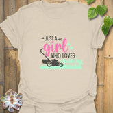 Just a Girl Who Loves Lawnmowers – T-shirt Natural / S T-Shirt