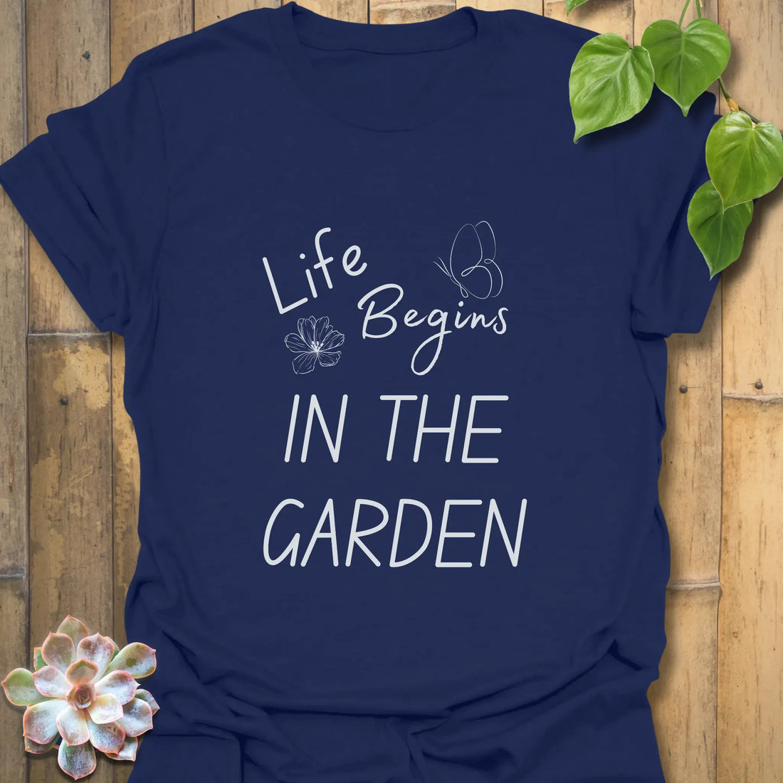 Life Begins in the Garden – T-shirt Navy / S T-Shirt