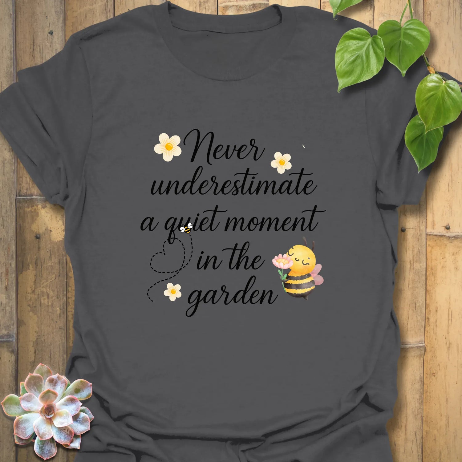 Never Underestimate T-shirt Charcoal / S T-Shirt