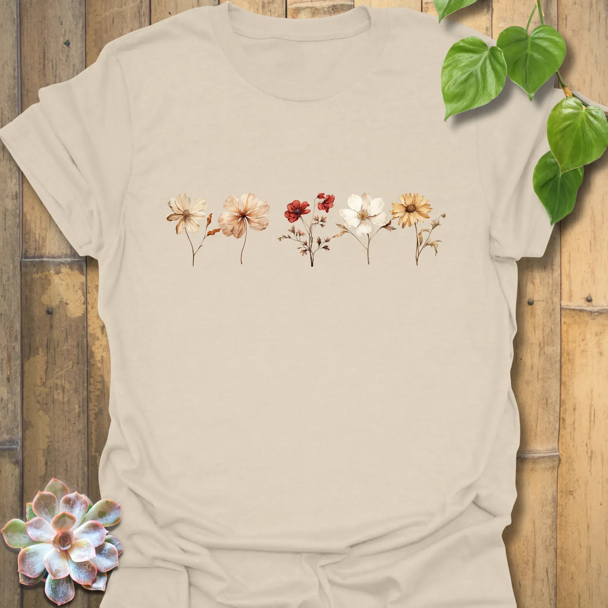 Pressed Flower T-shirt Natural / S T-Shirt
