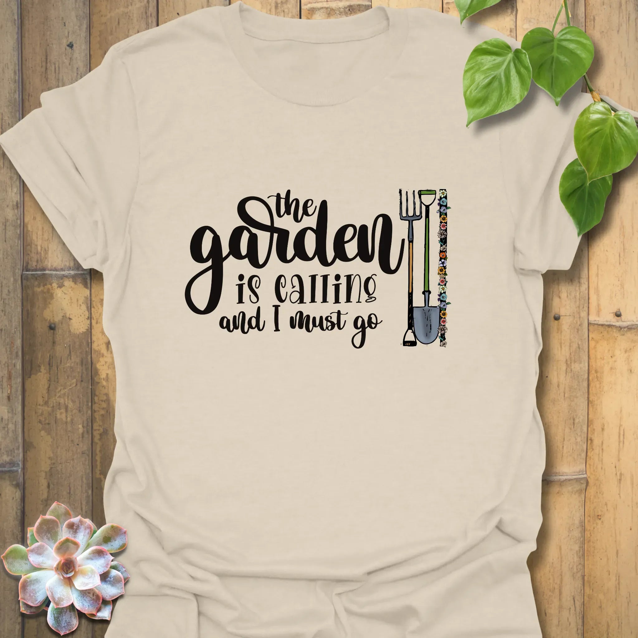 The Garden Is Calling T-shirt Natural / S T-Shirt
