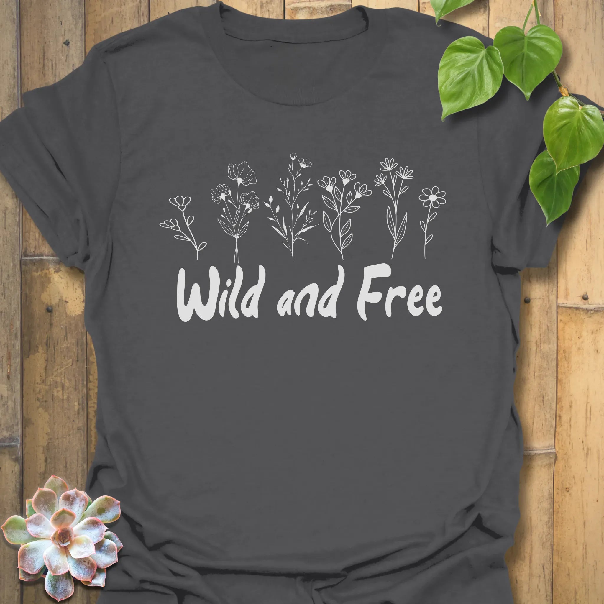 Wild And Free T-shirt Charcoal / S T-Shirt